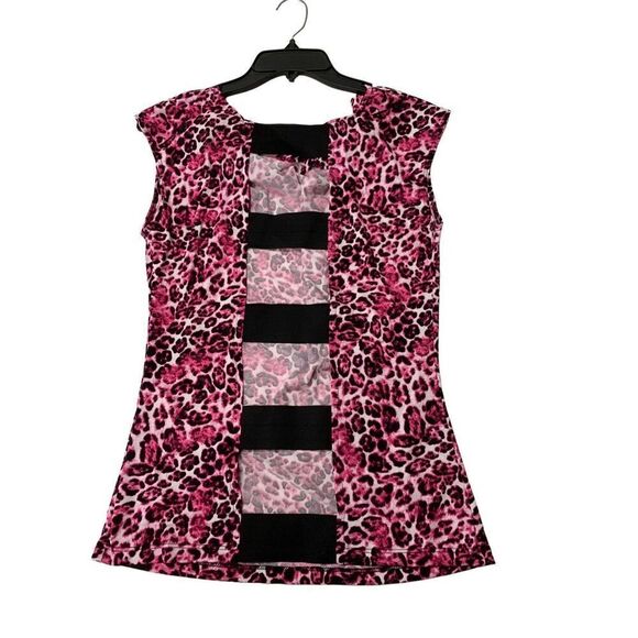Cheetah Patterned Cut Out Top - Picture 2 of 7